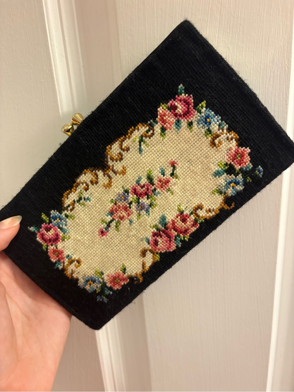 Vintage Floral Needlepoint Clasp Wallet - Black & Cream with Pink Roses